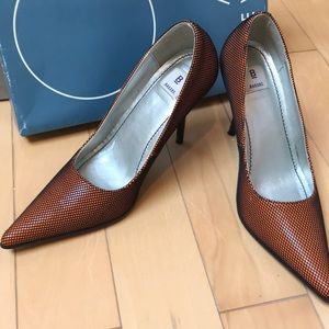 Gorgeous orange Heels